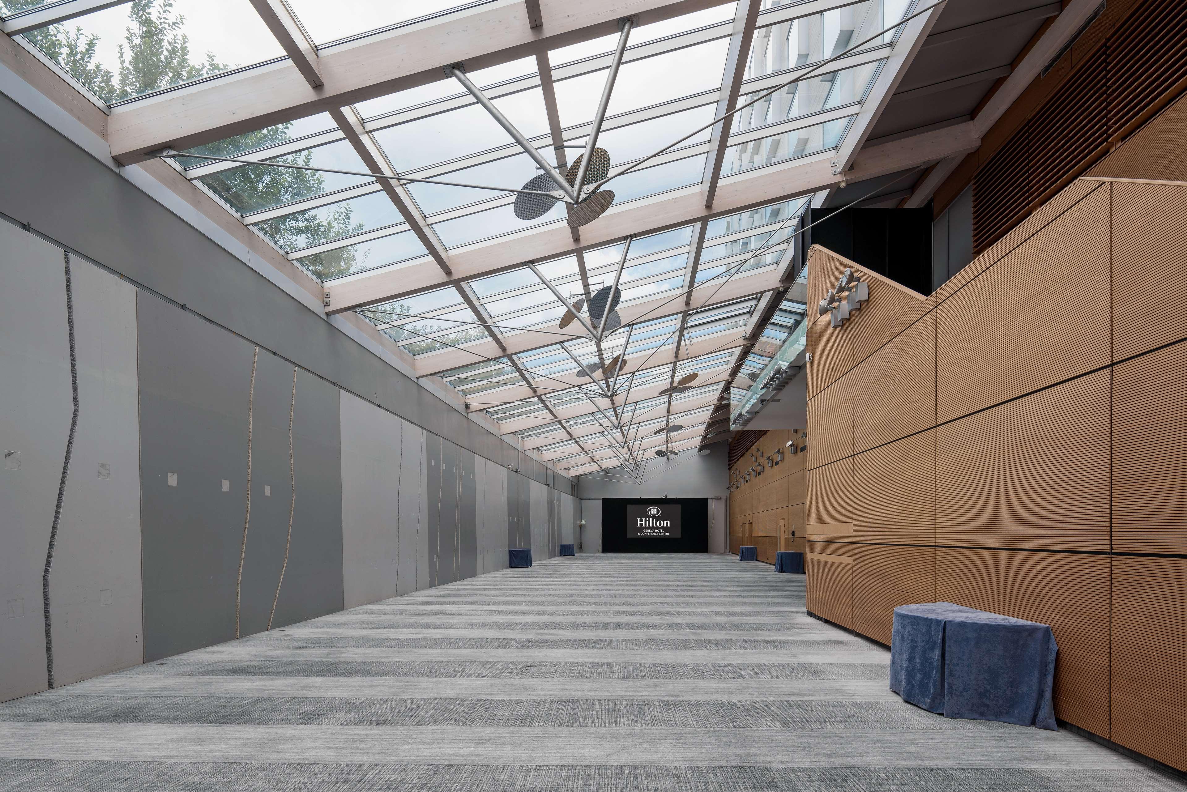 Hilton Geneva And Conference Centre Hotel 4*
