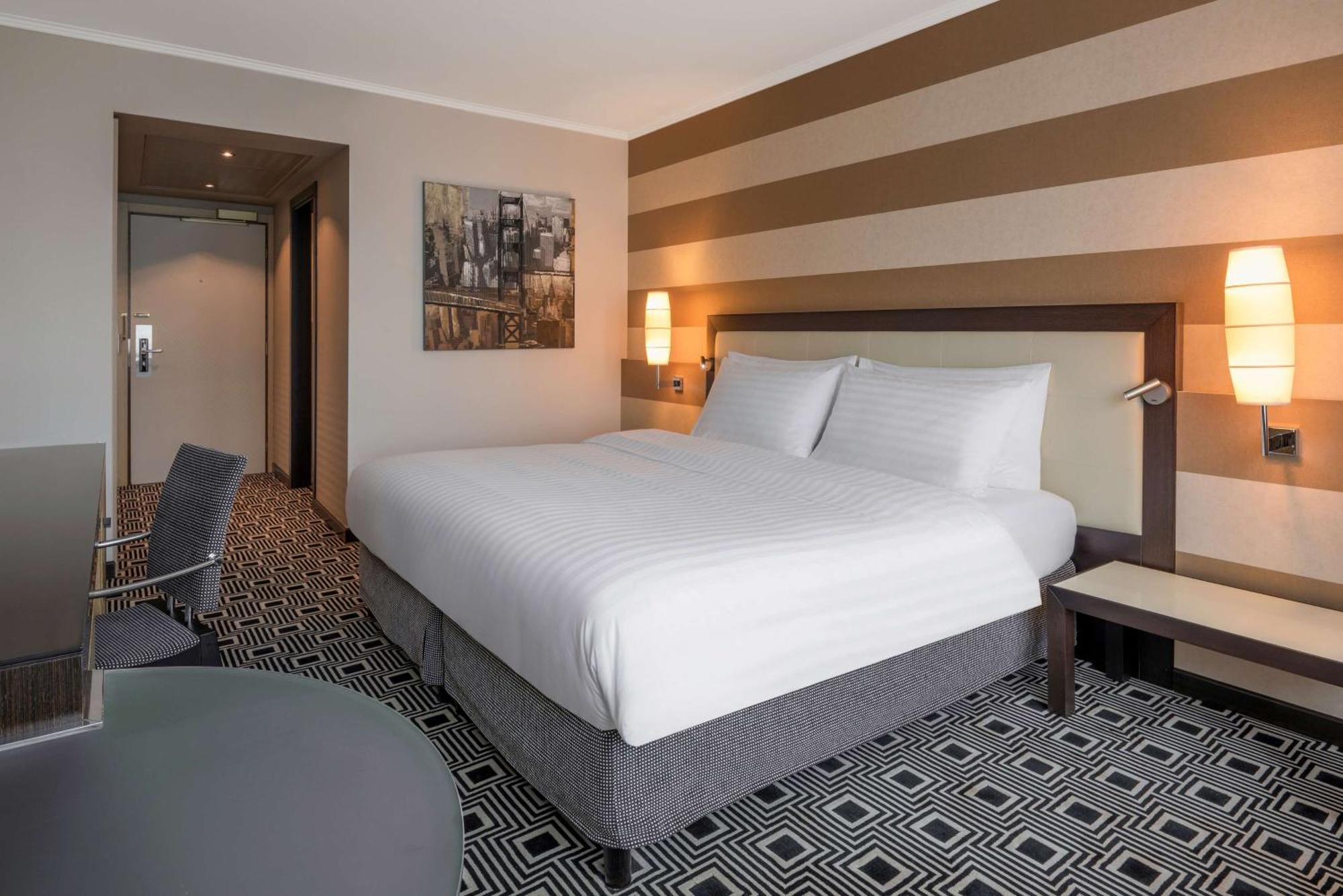 Hotel Hilton Geneva And Conference Centre 4*