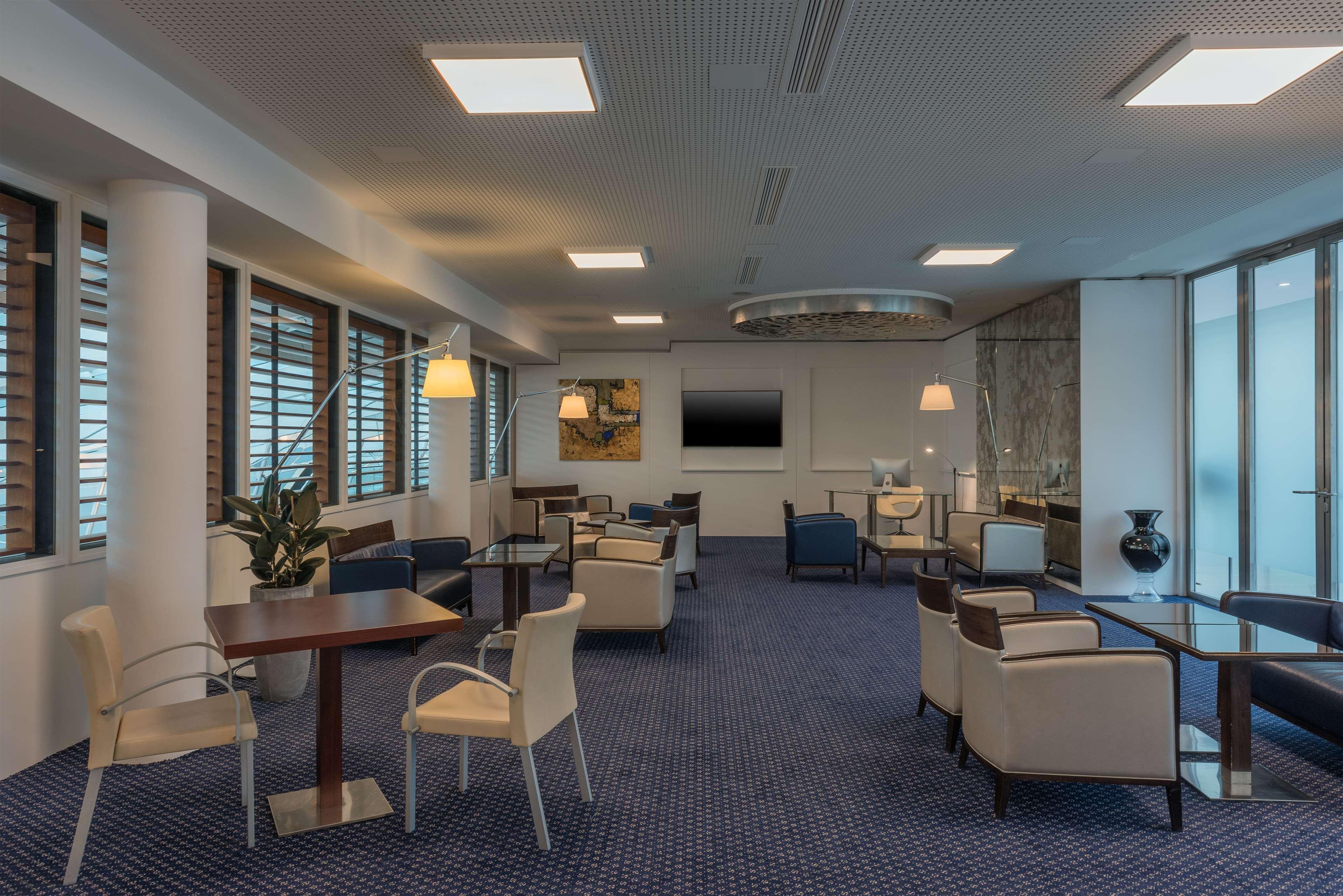 Hotel Hilton Geneva And Conference Centre 4*