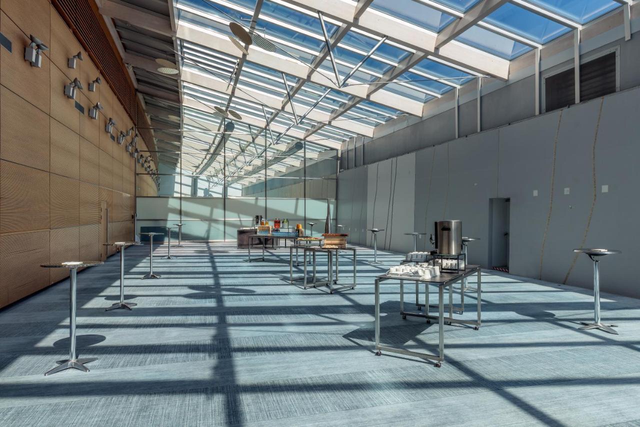 Hilton Geneva And Conference Centre 4*