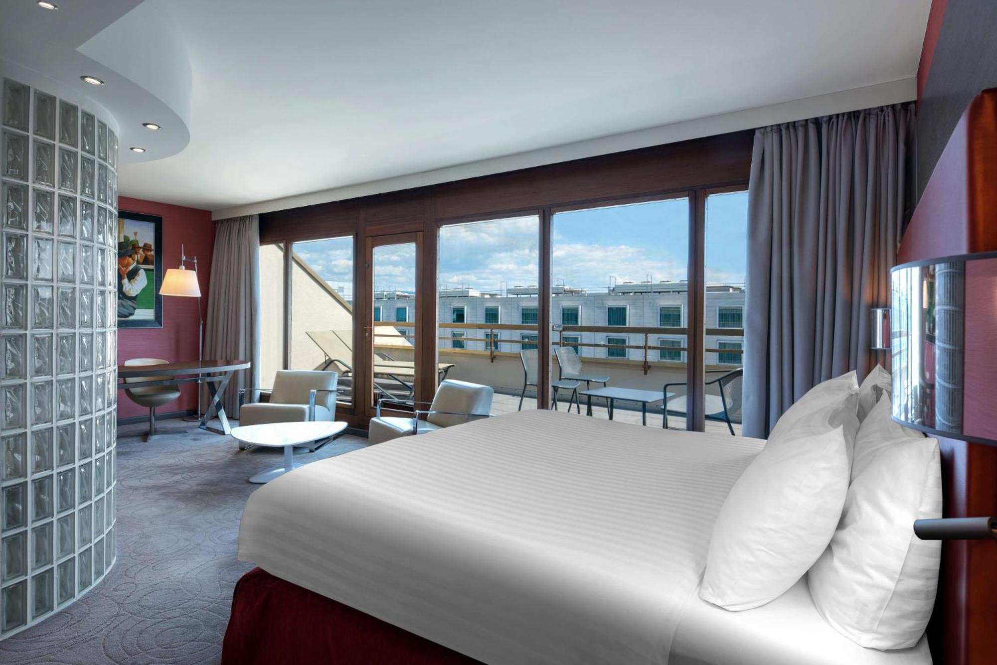 Hilton Geneva And Conference Centre Hotel 4*